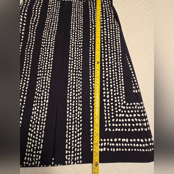 Boden A-Line Navy and White Skirt Women's Size 2R - Picture 4 of 7